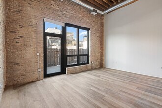 818 N Wolcott Ave in Chicago, IL - Building Photo - Building Photo
