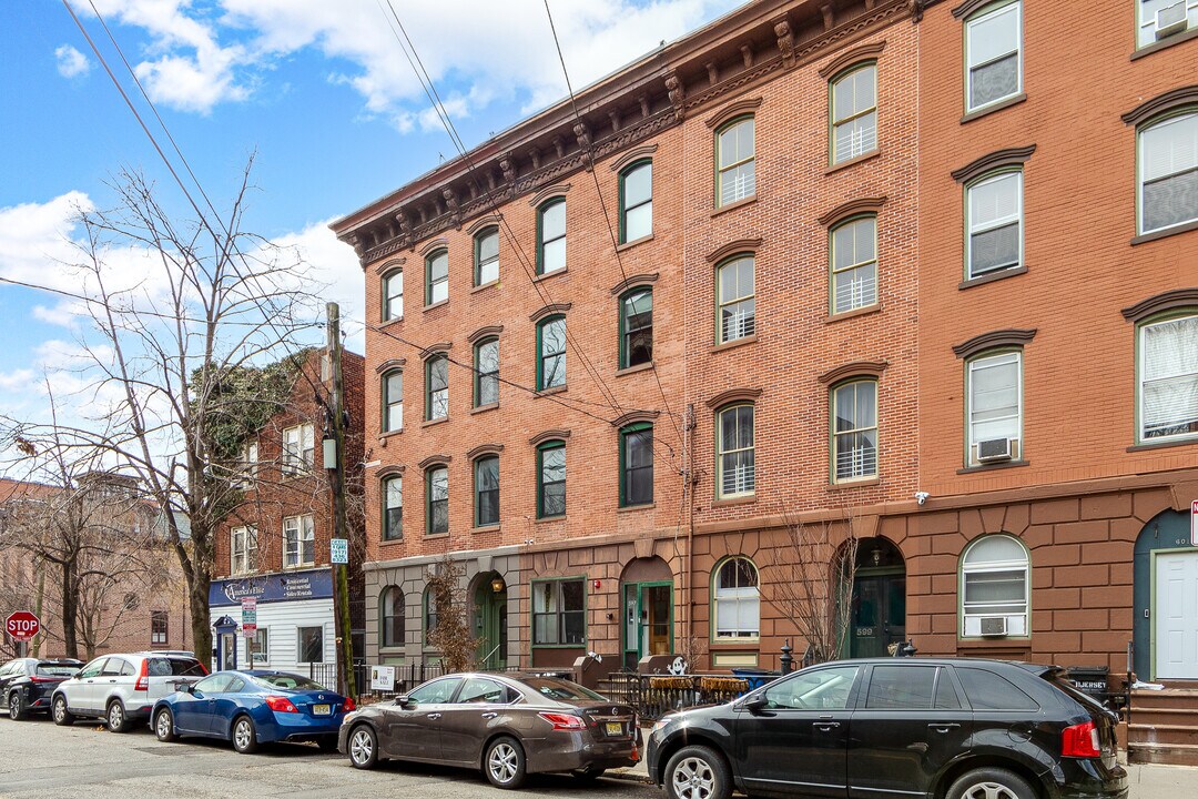 Converting to SFR in Jersey City, NJ - Building Photo