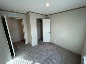 23494 Ada Ave in Warren, MI - Building Photo - Building Photo