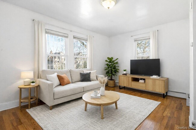 71-19 Nansen St in Queens, NY - Building Photo - Building Photo