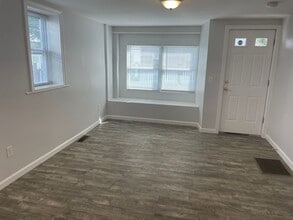 660 Douglas Ave in Providence, RI - Building Photo - Building Photo