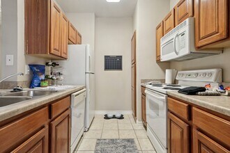 Encore at Buckingham in Richardson, TX - Foto de edificio - Building Photo