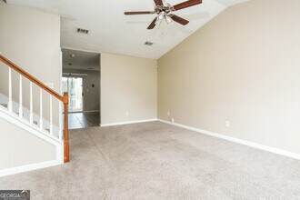 5795 Meadowview Rd in Rex, GA - Building Photo - Building Photo