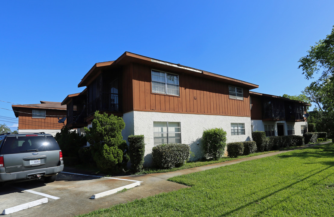 Autumnwood Apartments in Holly Hill, FL - Foto de edificio