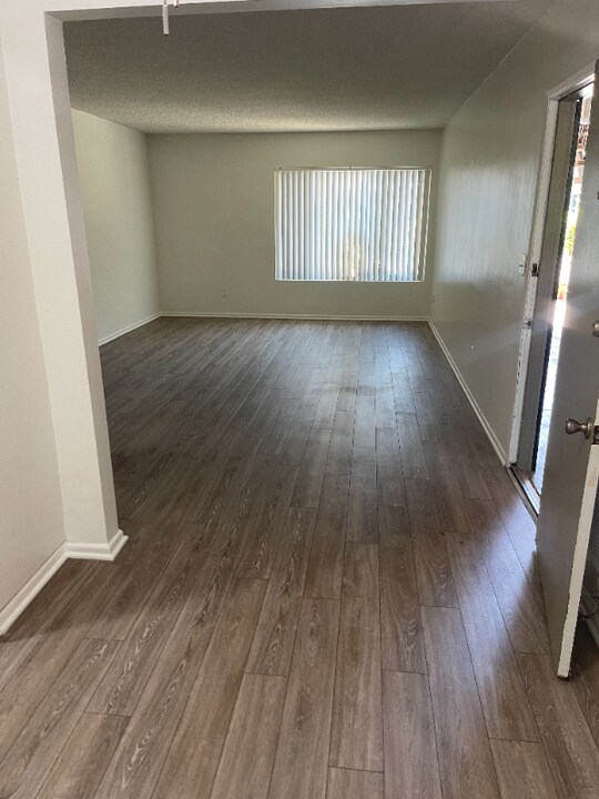 2232 E Lenita Ln in Santa Ana, CA - Building Photo