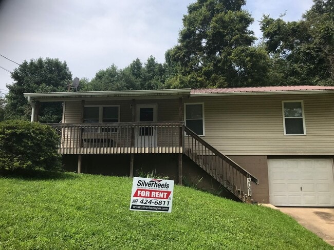 property at 3028 Meadowview Dr