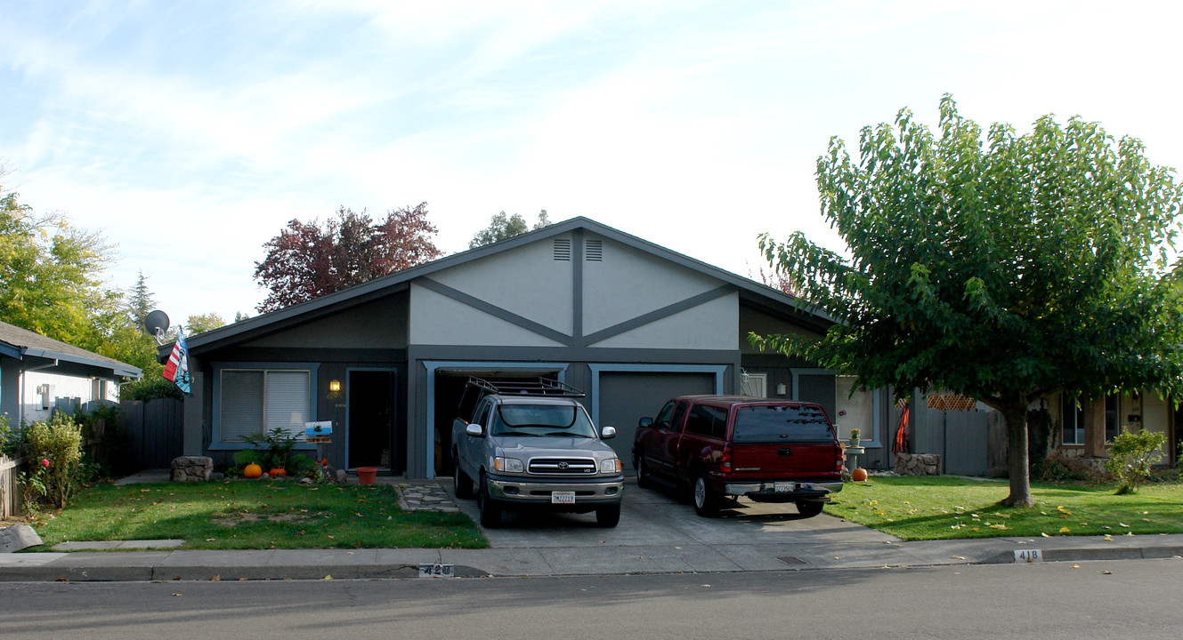 418 Lincoln Ave in Cotati, CA - Building Photo