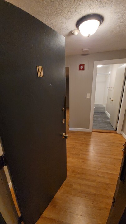 1856 Beacon St, Unit 1862 #b1 in Brookline, MA - Building Photo