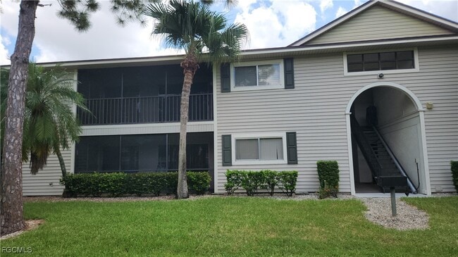 8151 S Woods Cir in Ft. Myers, FL - Building Photo - Building Photo