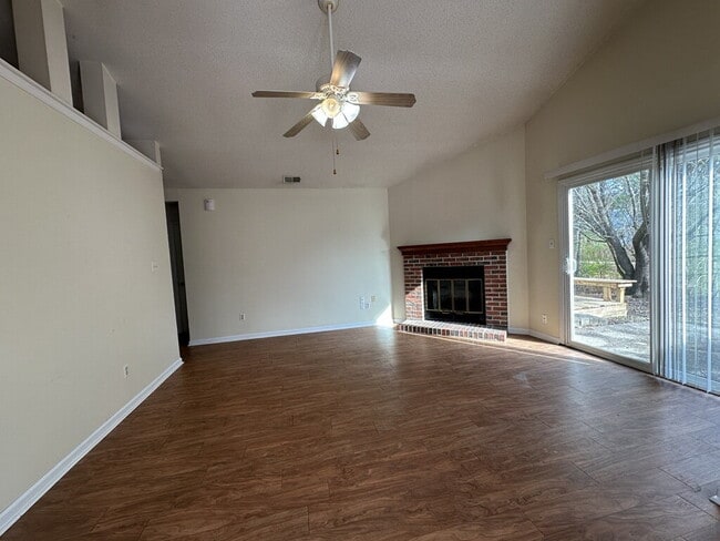 219 Wedgewood Dr in Jacksonville, NC - Building Photo - Building Photo