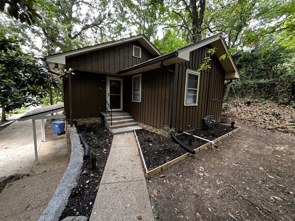 5025 Sunnyside Ave, Unit Upstairs in Chattanooga, TN - Foto de edificio