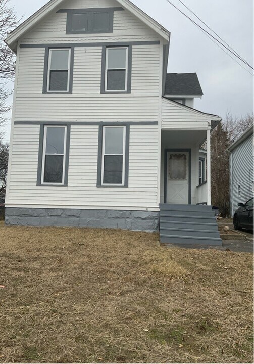 1245 Addison Rd in Cleveland, OH - Building Photo
