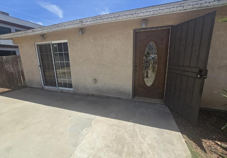 365 E Herndon Ave in Fresno, CA - Foto de edificio