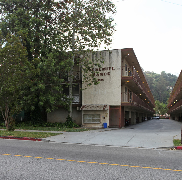 Yosemite Manor in Los Angeles, CA - Foto de edificio