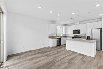 5774 Aurora Gale Ct in Las Vegas, NV - Building Photo - Building Photo