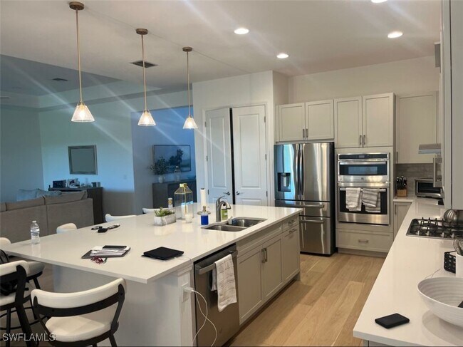 12181 Eucalyptus Wy in Naples, FL - Building Photo - Building Photo