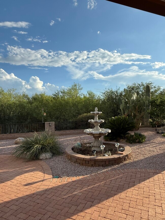 2384 E Bonita Canyon Dr in Green Valley, AZ - Building Photo - Building Photo