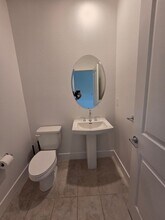 8358 Akino Ct in Elk Grove, CA - Building Photo - Building Photo