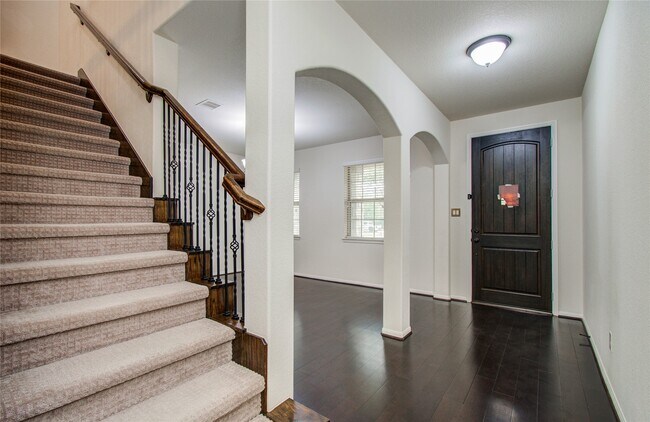 property at 2702 Fairfield Bend Pl