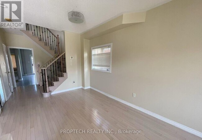 220 Farmstead Rd in Richmond Hill, ON - Building Photo - Building Photo