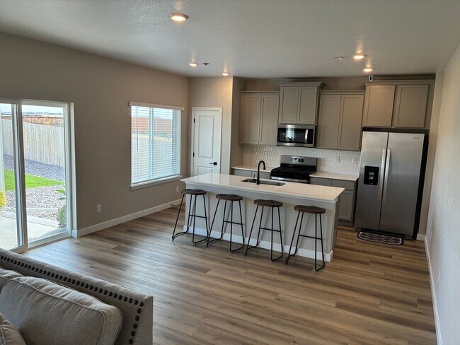 18015 E 94th Ave in Commerce City, CO - Building Photo - Building Photo