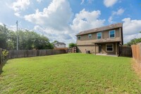 11510 Brenham St in Manor, TX - Foto de edificio - Building Photo