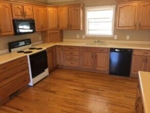 7744 Coles Ferry Pike in Lebanon, TN - Building Photo - Building Photo