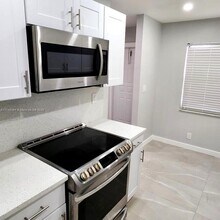 1335 NW 94th Way in Coral Springs, FL - Building Photo - Building Photo