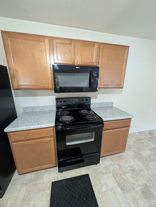 204 Valleyside Dr NE in Huntsville, AL - Building Photo - Building Photo