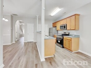 4864 Sierra Way in College Park, GA - Building Photo - Building Photo