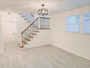 919 Seneca Dr in Crown Point, IN - Foto de edificio - Building Photo