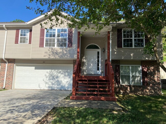 207 Van Buren Rd in Branson, MO - Building Photo - Building Photo