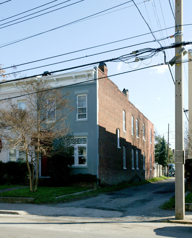 7 N Robinson St in Richmond, VA - Foto de edificio - Building Photo