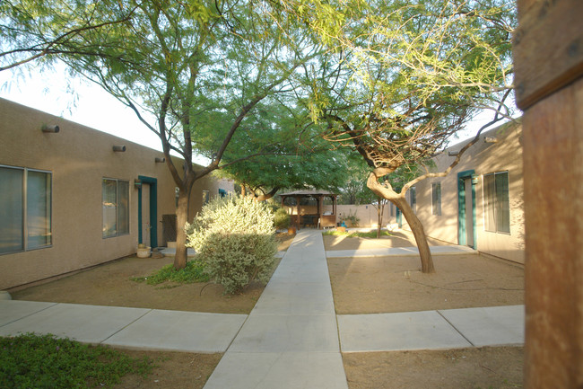 3744-3746 N Mesquite Pl in Tucson, AZ - Building Photo - Building Photo