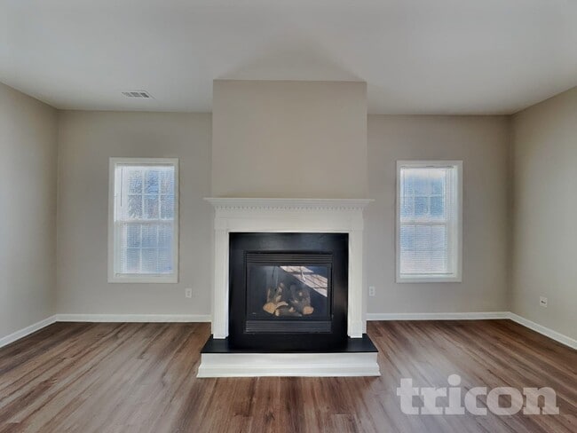 5517 Landreaux Dr in Raleigh, NC - Foto de edificio - Building Photo