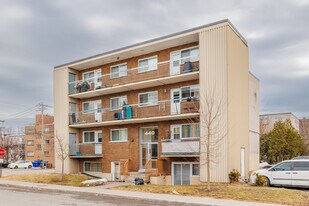 440 De Chartres Rue in Laval, QC - Building Photo