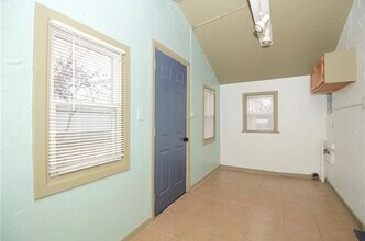 301 S 3rd St in Iola, KS - Building Photo - Building Photo