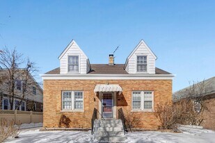 6550 W Ebinger Dr, Unit 2 in Niles, IL - Building Photo