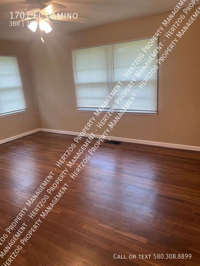 1701 El Camino St in Ponca City, OK - Building Photo - Building Photo