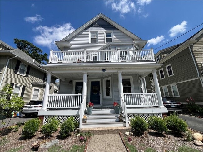 property at 224 Rochambeau Ave