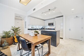 1010 Brickell Ave, Unit 2907 in Miami, FL - Building Photo - Building Photo