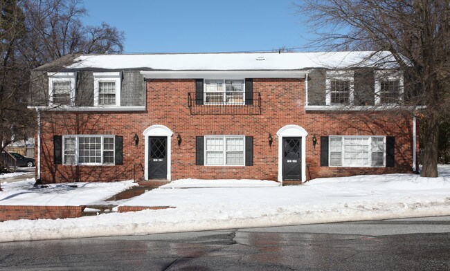 129 E Fisher Ave in Greensboro, NC - Foto de edificio - Building Photo