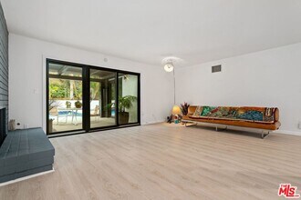 3135 Chandelle Rd in Los Angeles, CA - Building Photo - Building Photo