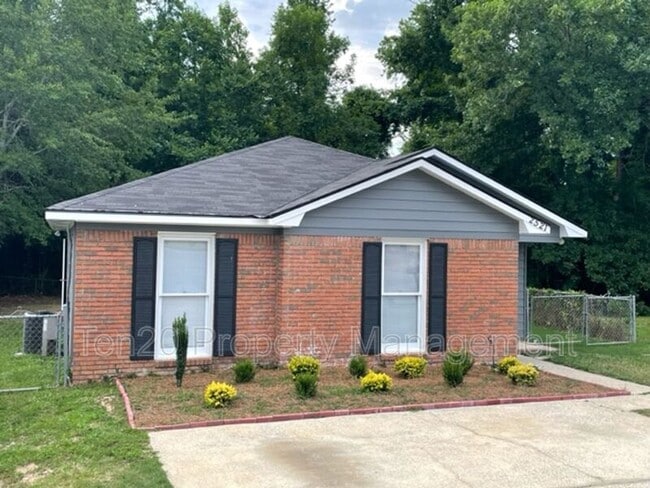 2521 Lacey Oak Ct in Columbus, GA - Building Photo - Building Photo