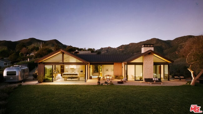 5792 Calpine Dr in Malibu, CA - Building Photo - Building Photo