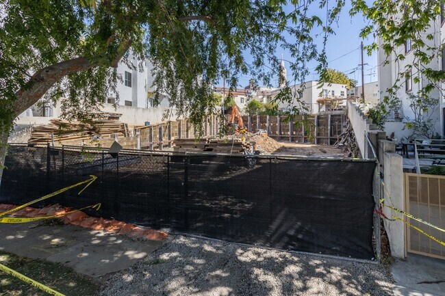 1664-1666 1/2 Malcolm Ave