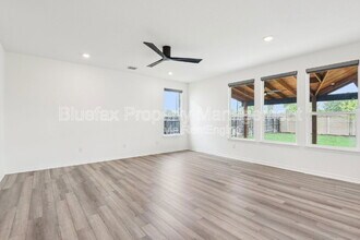 15127 Galaxy Pt in San Antonio, TX - Building Photo - Building Photo