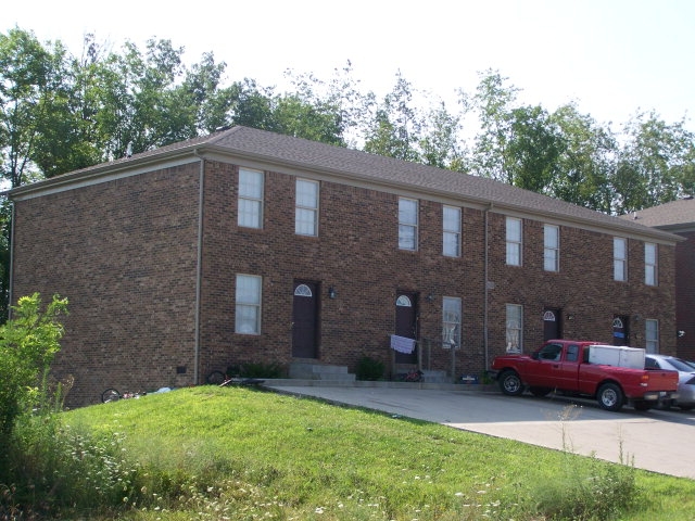 Brooklyn Blvd in Berea, KY - Building Photo