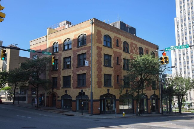 54 E Mill St, Unit Lofts on Summit Street