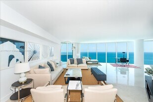 2711 S Ocean Dr in Hollywood, FL - Building Photo